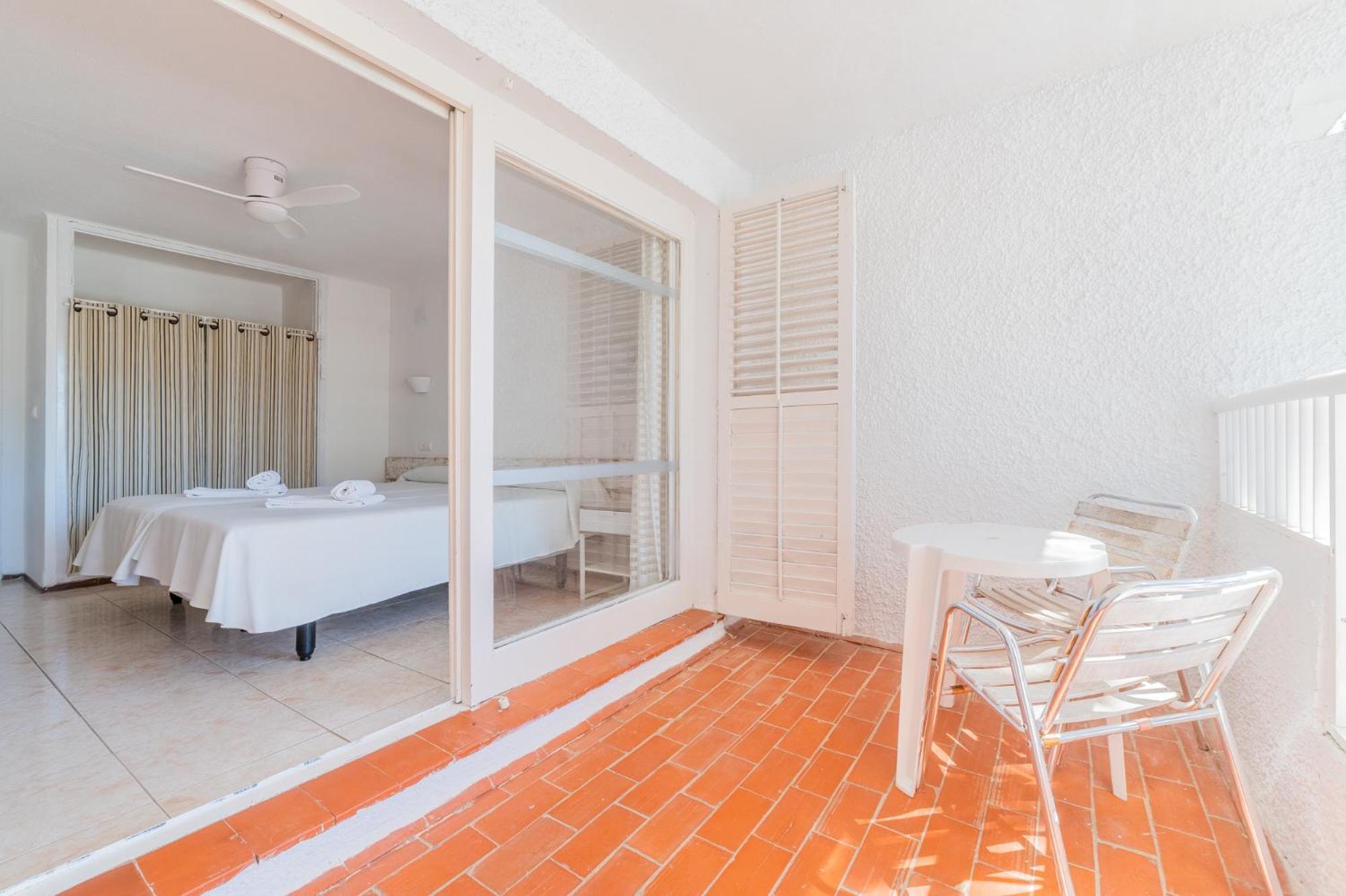 Atlas Apartments Ibiza Santa Eularia des Riu Ngoại thất bức ảnh