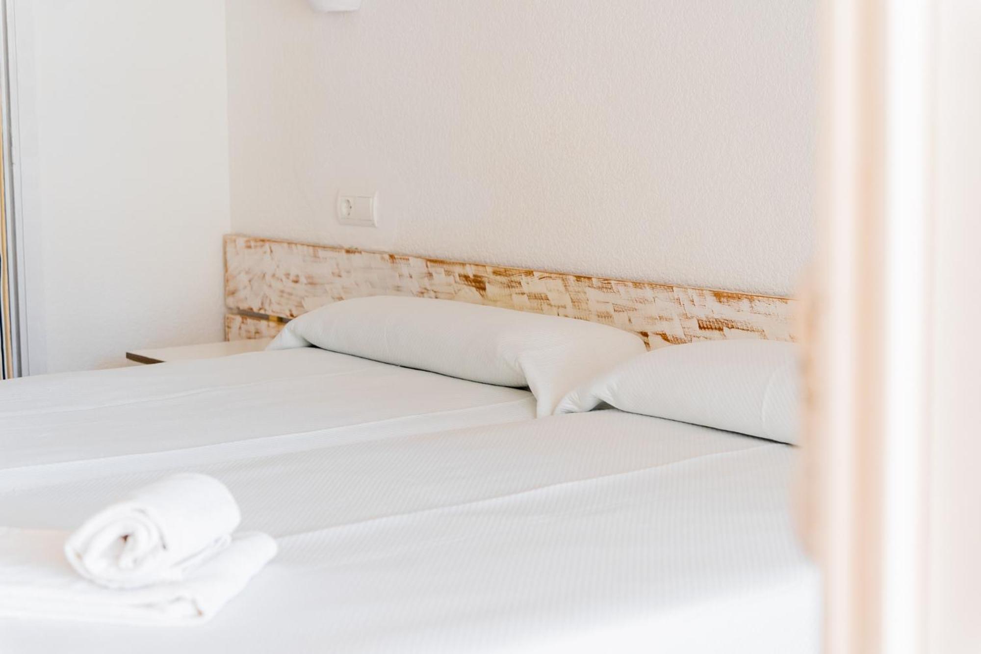 Atlas Apartments Ibiza Santa Eularia des Riu Ngoại thất bức ảnh