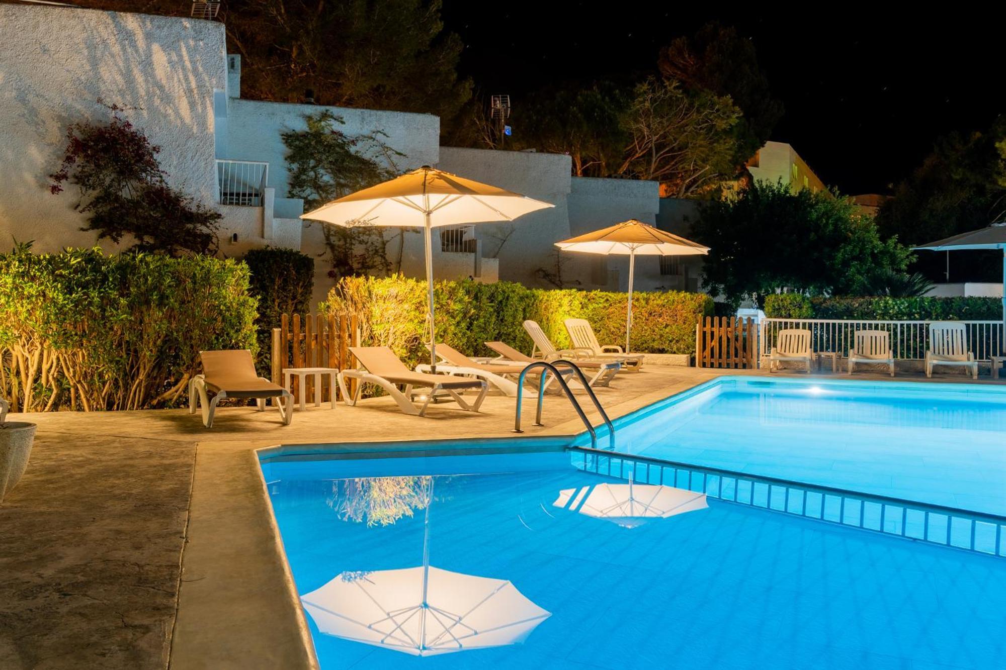 Atlas Apartments Ibiza Santa Eularia des Riu Ngoại thất bức ảnh