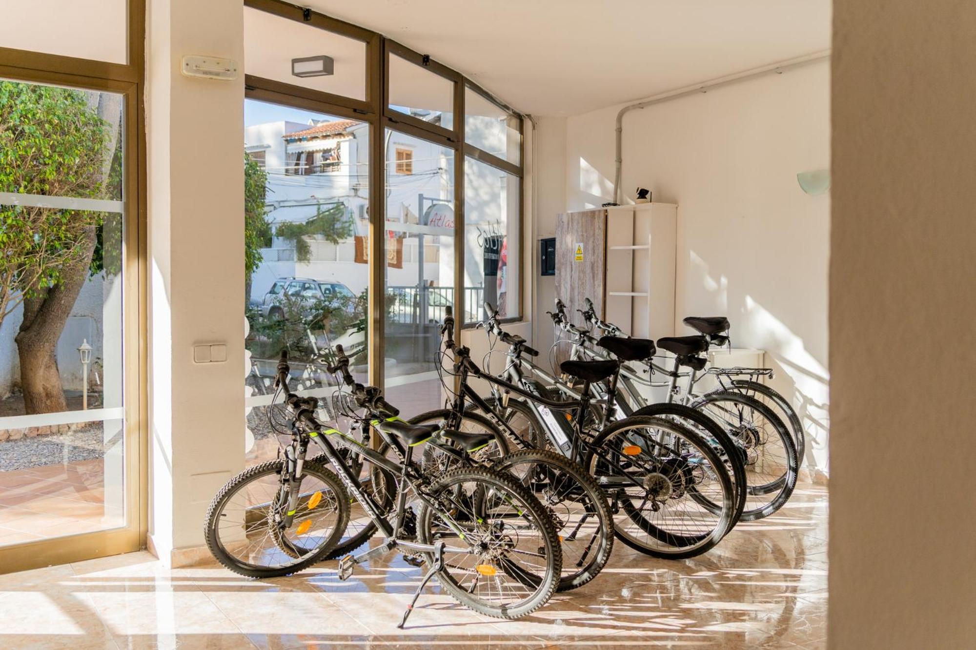 Atlas Apartments Ibiza Santa Eularia des Riu Ngoại thất bức ảnh