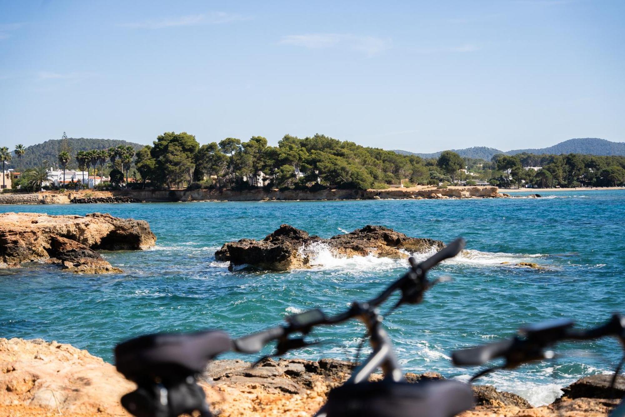 Atlas Apartments Ibiza Santa Eularia des Riu Ngoại thất bức ảnh